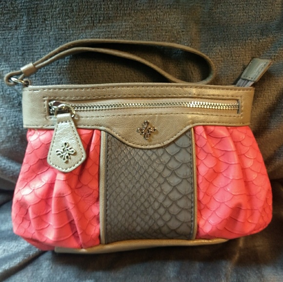 Vera Wang Handbags - Vera Wang large wristlet/ handbag NWOT